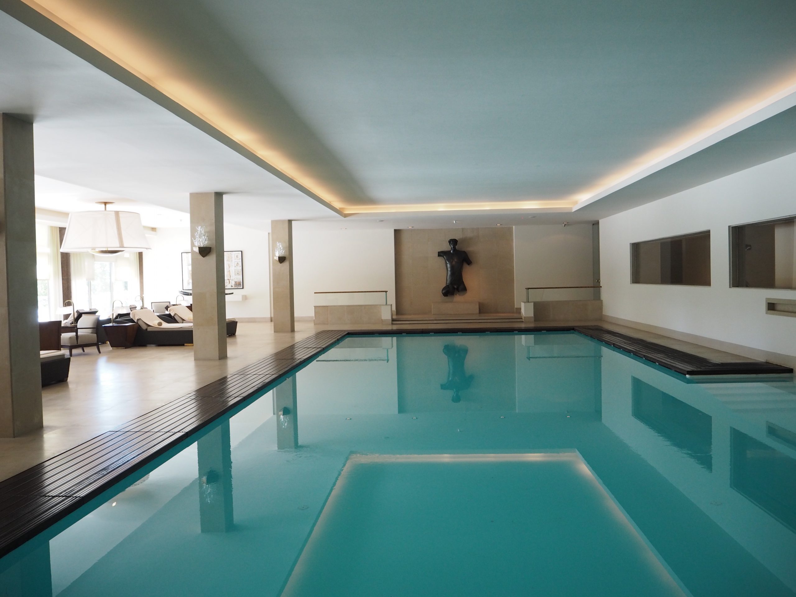 Four Seasons Hotel Ritz pool